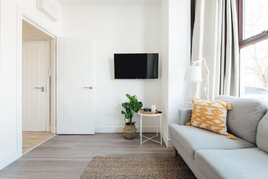 Stylish 2 Bedroom Flat In Ilford, London Exterior photo